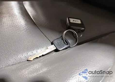 2011 Ford E-350 Super Duty Commercial z USA, uszkodzony, nr VIN 1FTSS3EL9BDA84421